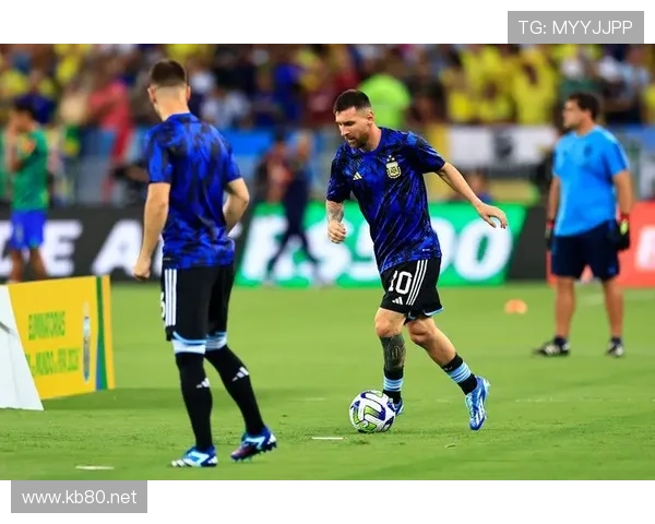 拉菲尼亚 vs 罗德里戈:巴西队右路位置之争