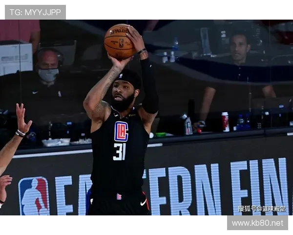 邓肯内线多面手挡拆主导防守效率明显提升